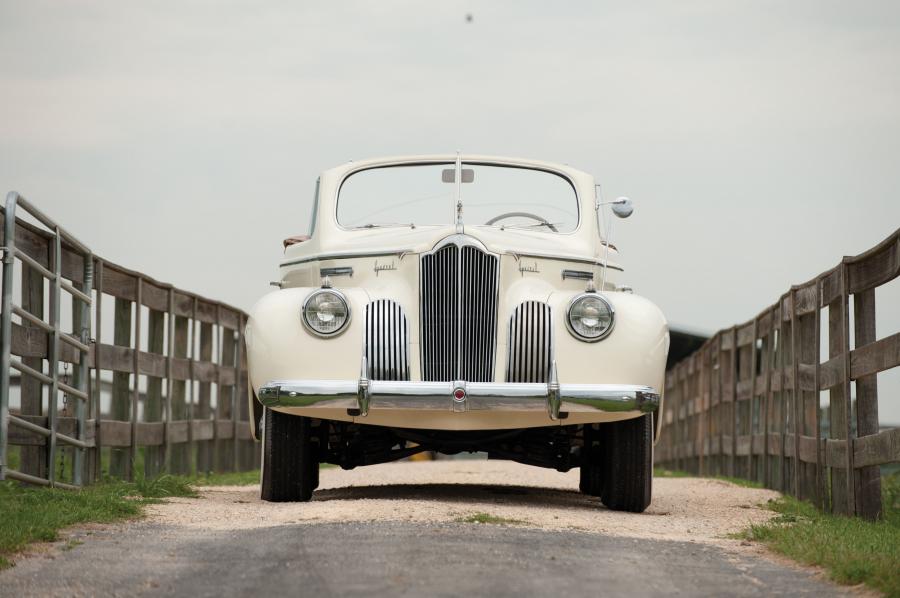  Packard One-Ten Special Convertible Coupe 1941 года  (фото 2 из 31)